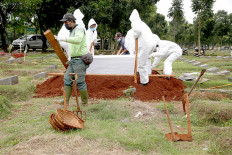 Jakarta seeks to open more cemeteries amid COVID-19 grave crisis