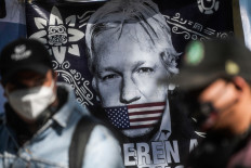 Mexican president offers Assange asylum after US extradition bid thwarted