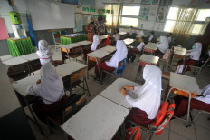Students learn in person at SD 6 Lapai state elementary school in Padang, West Sumatra, on Jan. 4.