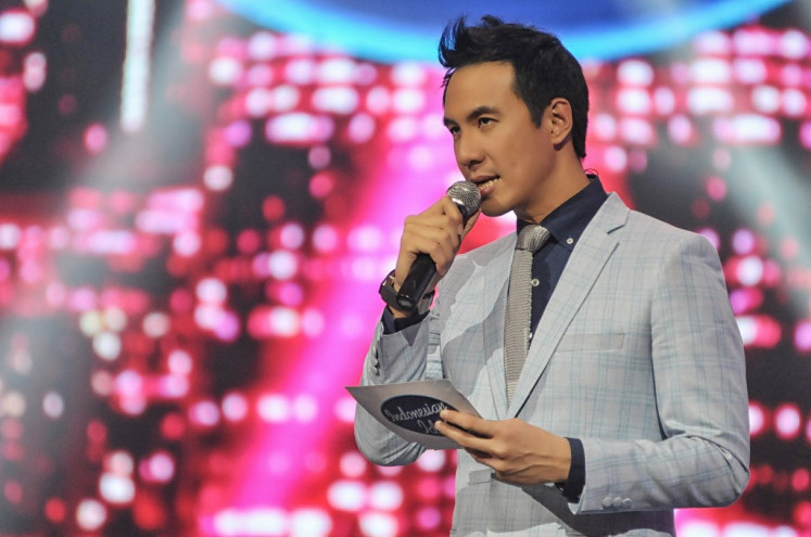 Daniel Mananta, popularly-known as VJ Daniel, is one of the few popular Chinese-Indonesian celebrities. Here he is seen hosting the TV show Indonesian Idol. 