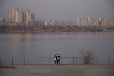 South Korea eases coronavirus curbs, to announce vaccine plan 