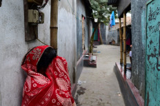 Bangladesh vaccinates sex workers at largest brothel