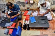 Fighting discrimination in India, one purse at a time