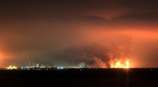 Five injured, hundreds evacuated after massive blaze at West Java oil refinery