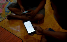  Growing numbers avoiding news as 'too depressing': report 