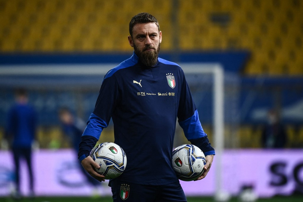 De Rossi hospitalised with Covid after outbreak in Italy squad - Sports -  The Jakarta Post