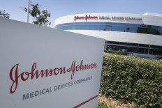  US pauses J&J vaccine in blow to global immunization drive 