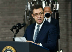  Pfizer asks US to authorize COVID pill 