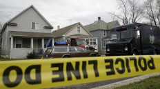  Former army sniper kills 4, including infant, in Florida shooting spree 