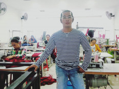 With the help of Indonesian e-commerce giant Tokopedia, Abu Nasor Al Farobi, the founder of Tazkia Hijab Store, has been able to build his Muslim wear business and promote its products across the archipelago while retaining all his employees throughout the pandemic.