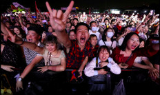 Thousands of revelers join Wuhan music festival