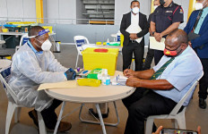  Virus-hit Papua New Guinea starts vaccine roll-out 