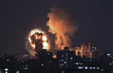  Twenty killed as Israel strikes Gaza after Hamas rocket barrage 