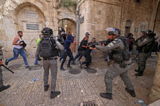  2 Palestinians killed, over 100 hurt in West Bank unrest 