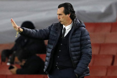 Villarreal's Spanish coach Unai Emery gestures on the touchline during the UEFA Europa League semi-final, 2nd leg football match between Arsenal and Villarreal at the Emirates Stadium in London on May 6, 2021.