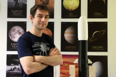 French lecturer reaches for stars with astronaut application 