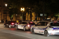 Partying youths defy Paris police for third night running