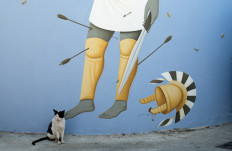 Greek 'neo-muralist' draws on mythology to depict pandemic