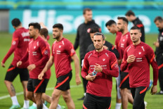 Turkey's forward Yusuf Yacizi (center) attends a training session at the Bakcell Arena in Baku on June 13, 2021, during the UEFA EURO 2020 football competition. 