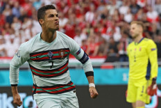 Ronaldo breaks Euro goalscoring record as Portugal beat Hungary