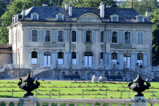  Biden, Putin face off in tense Geneva summit 