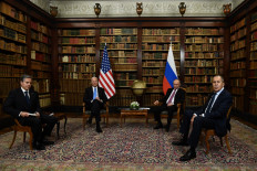 US Secretary of State Antony Blinken (left), US President Joe Biden (2nd left), Russian President Vladimir Putin (2n right) and Russian Foreign Minister Sergei Lavrov (right) pose for press ahead of the US-Russia summit at the Villa La Grange, in Geneva on June 16, 2021. 