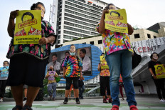 Thai protesters return to streets demanding constitutional changes