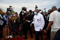 Home to Mama: Thousands greet I. Coast's Gbagbo in native village
