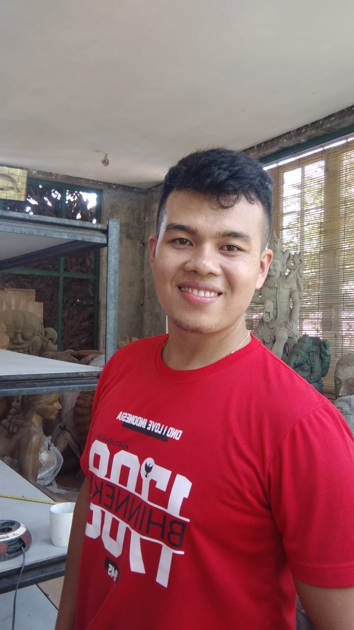 Yulmi Hari Fandi, 30, who hails from Solok, West Sumatra, faced criticism from his family after becoming vegan and opening a Padang vegan diner in Bali in 2017.