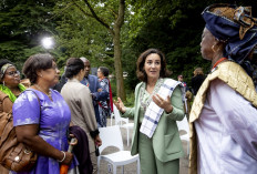Amsterdam's mayor Femke Halsema (center) takes part in the national commemoration of the slavery past in the Oosterpark in Amsterdam, on July 1, 2021.
