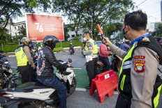 COVID-19 checkpoints create Jakarta gridlock