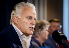 This photograph taken on June 23, 2021, shows Dutch crime reporter Peter R. de Vries as he addresses a press conference in Naarden. A well-known Dutch crime reporter was rushed to hospital with gunshot wounds on July 6, 2021, after being attacked in broad daylight in central Amsterdam. Peter R. de Vries, a journalist and TV presenter who regularly speaks on behalf of victims, was shot up to five times including once in the head, according to eyewitnesses.