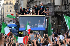 Victorious Italy feted as heroes in Rome after England victory