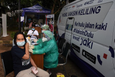 Jokowi aims to speed vaccination through door-to-door vaccine push