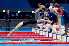  Australia smash world record to win women's 4x100m relay Olympic gold  