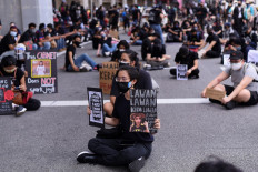  Malaysians stage anti-government protest despite COVID-19 curbs 