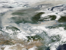 Siberian wildfires worsen as smoke reaches North Pole