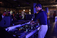 Berlin throws a party to drum up vaccine tempo