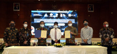Powering Indonesia: The agreement between PLN and GIIC was signed on Tuesday by PLN regional business - Java, Madura, Bali director Haryanto WS, PLN enterprise and customer management Bob Saril, PT Puradelta Lestari and PT Pembangunan Deltamas president director Hongky Jeffry Nantung, as well as PT Pembangunan Deltamas director Naritsugu Tomita. PLN is committed to supplying Indonesia's first national data center with 993 MVA of electricity.