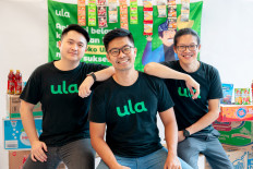 Wholesale marketplace Ula's cofounders Riky Tenggara (left), Derry Sakti (center), Alan Wong (right).