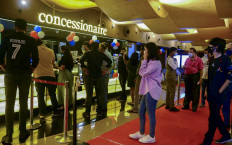 Cinemas re-open in Bollywood's hometown Mumbai