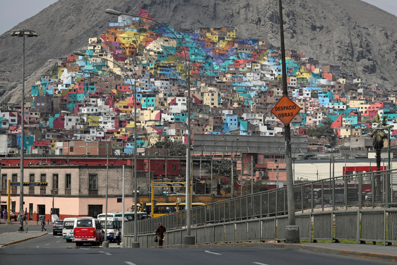 Splashes of colour adorn Lima neighborhood, forming massive city mural