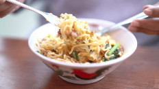 Our (un)conditional love for ultra-processed food