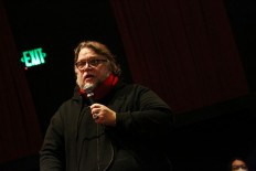 Director del Toro spins macabre carnival fable in 'Nightmare Alley'