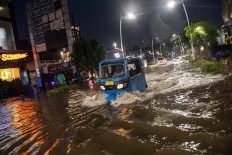Jakarta braces for floods as extreme weather strikes region