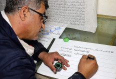 Building on tradition: Iraqi labourer preserves calligraphic art