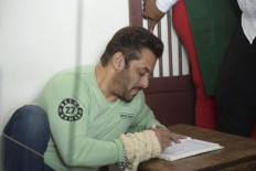Bollywood megastar Salman Khan survives snake bite