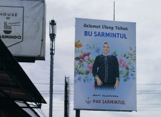 Husband goes viral for wishing wife happy birthday on giant billboards