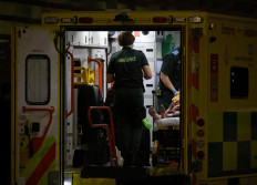 COVID patients showing less severe symptoms, UK vaccine minister says