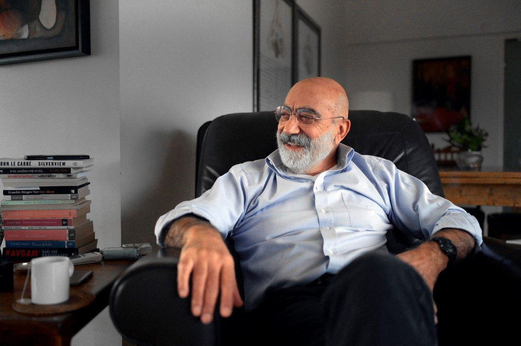 Turkish writer Ahmet Altan: 'I prefer prison to exile' - People